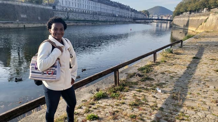 What Type of Visa Can I Use to Teach English in France?