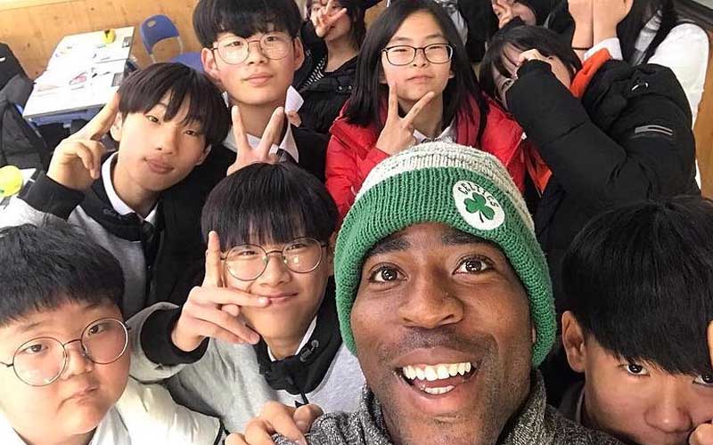 Teaching English Abroad best job for new college graduates