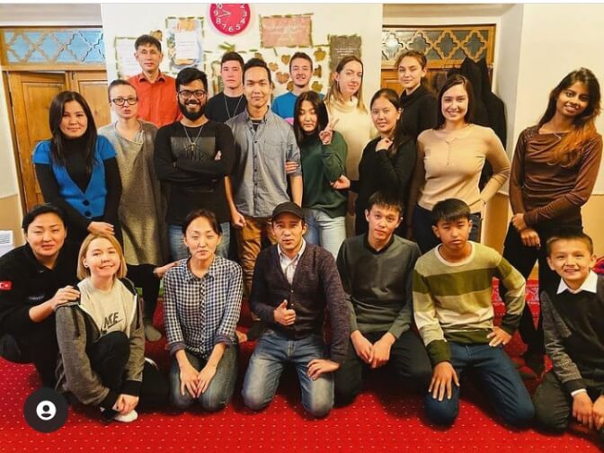 Ayush Pandey-India-Gorakhpur City -with students