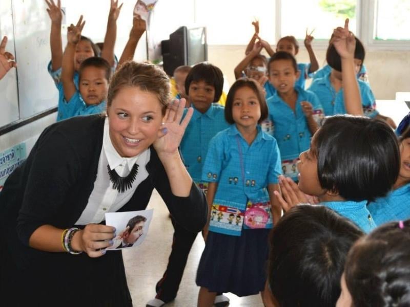 A teacher gives English lessons in Thailand after completing her TEFL certification