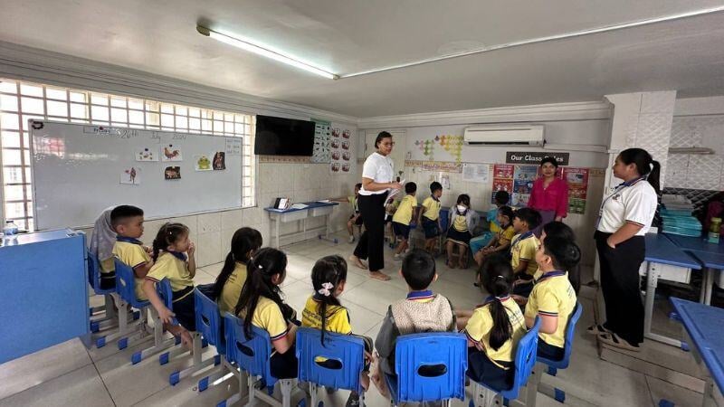 Teaching English Abroad best job for new college graduates